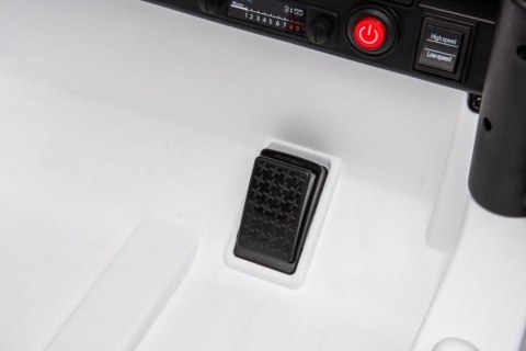 Auto Na Akumulator Toyota FJ Biała 4x4 Auto Na Akumulator Toyota FJ Biała 4x4